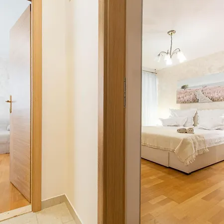 아파트 Downtown Silvana With Free Parking *